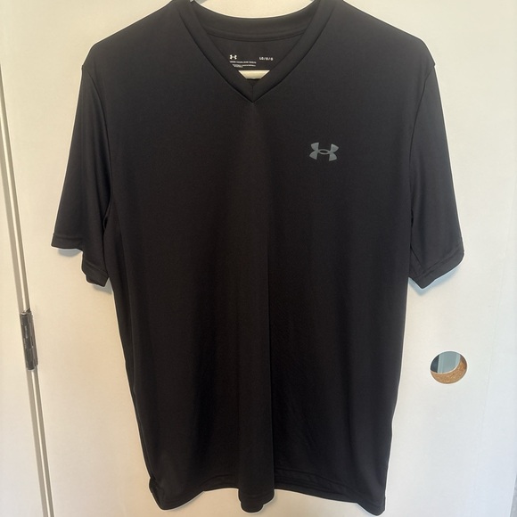 Under Armour Black Short Sleeve V-Neck Tee - Picture 1 of 4